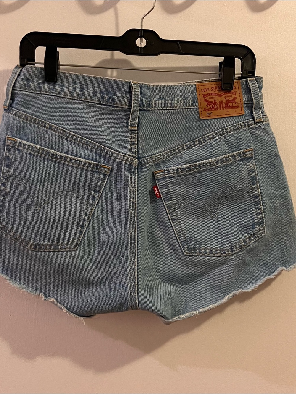 Levi’s Womens 501 Original Shorts- Light Blue Denim Cutoff Shorts - Picture 3 of 5